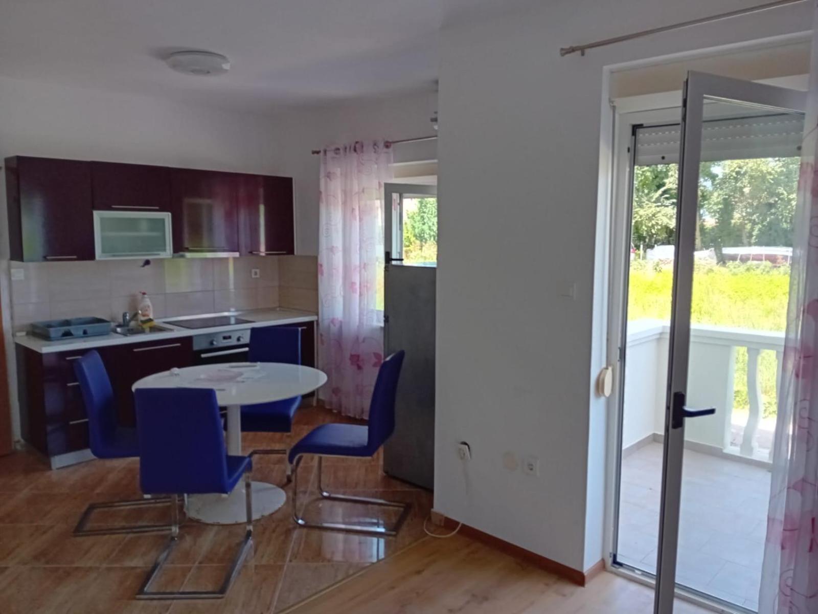 פטרצ'אנה Apartments Toka מראה חיצוני תמונה